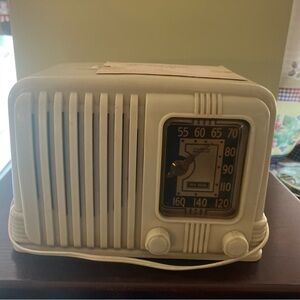Vintage RCA tube Radio